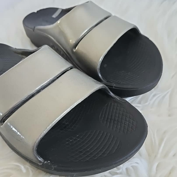 OOFOS OOahh Luxe Slide Sandals Latte US M6 W8 Like new 🌴 - Picture 4 of 8